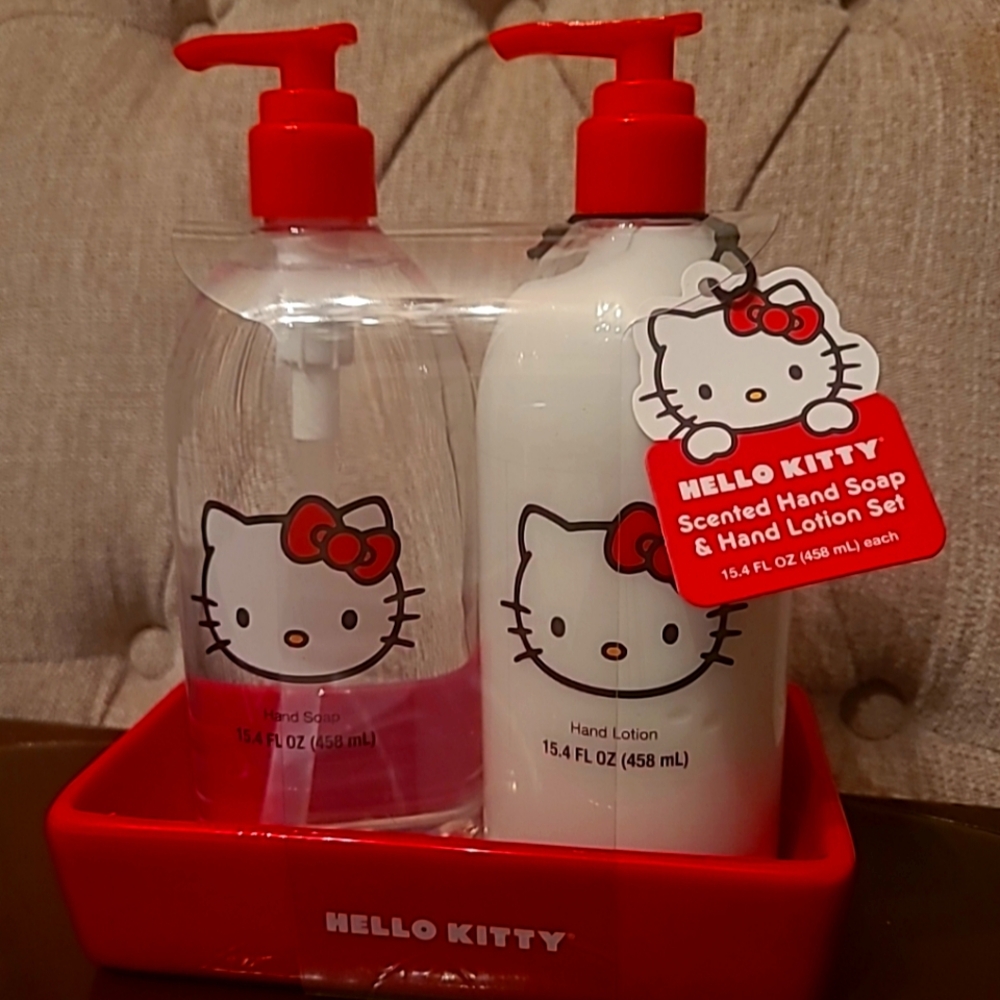 HELLO KITTY Hand Soap and Lotion Dispenser